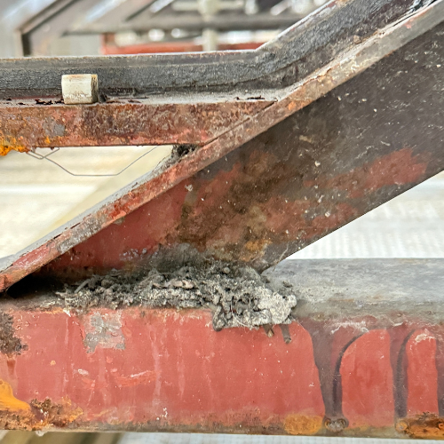Structure métallique avant nettoyage cryogénique et traitement anticorrosion 